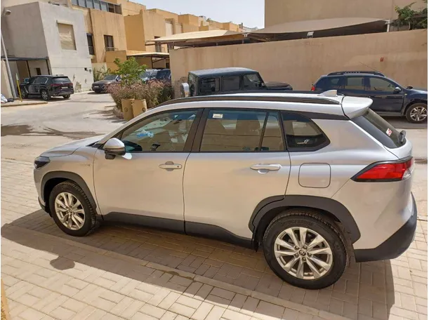 Car image 8