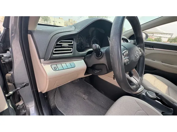 Car image 23