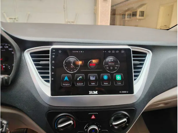 Car image 27