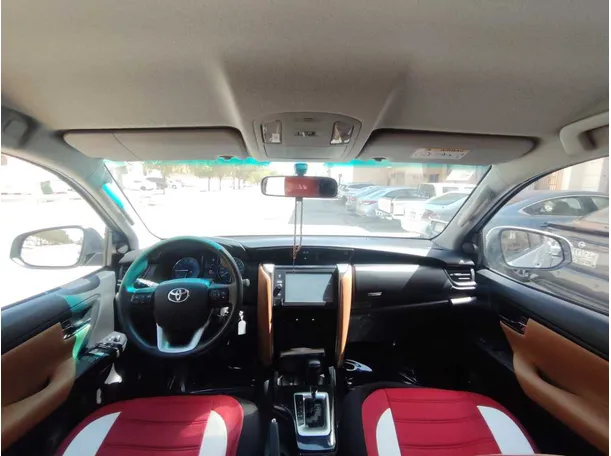 Car image 17