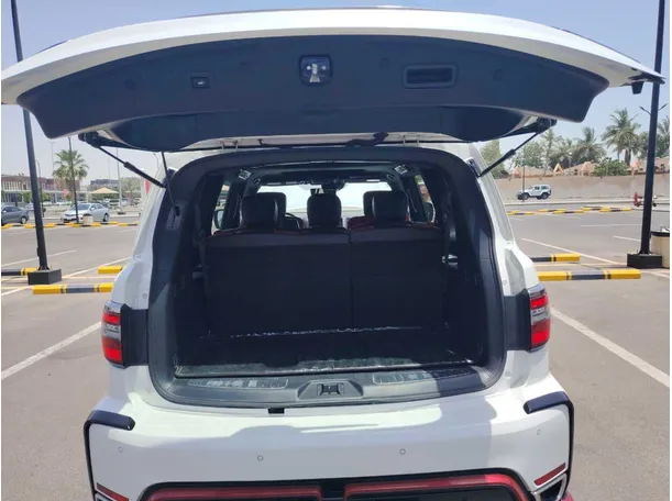 Car image 26