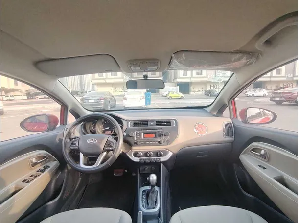 Car image 17