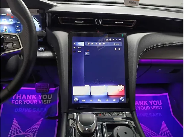 Car image 16
