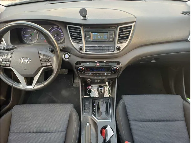 Car image 16