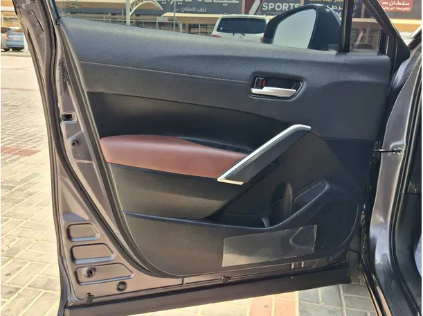 Car image 10