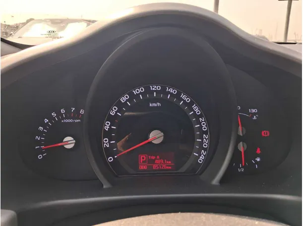 Car image 13