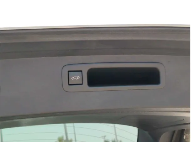 Car image 34