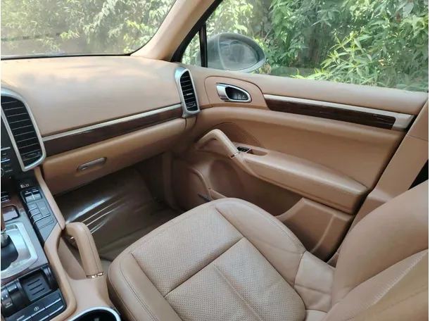 Car image 28