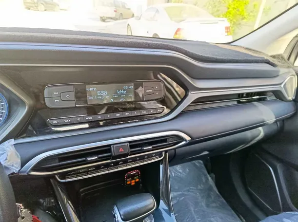 Car image 23