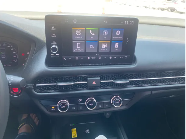 Car image 7