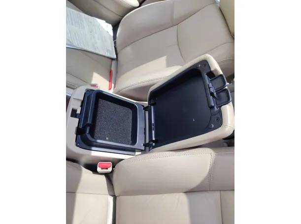 Car image 35
