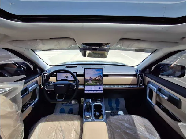 Car image 14