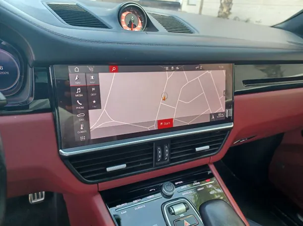 Car image 17