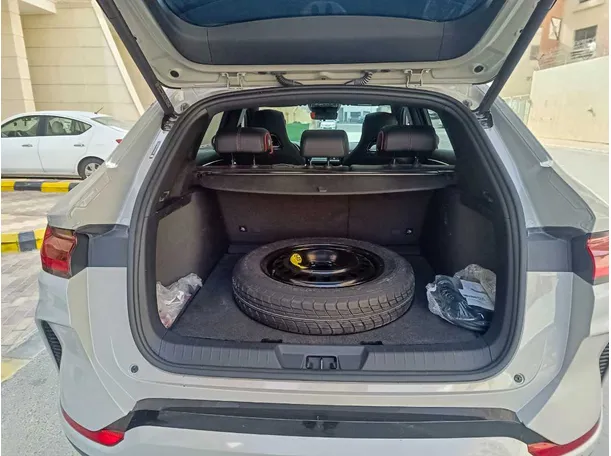 Car image 28