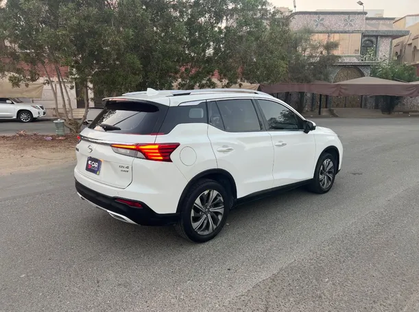 Car image 5