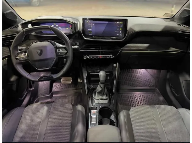 Car image 9