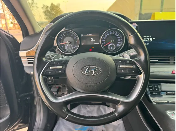 Car image 18