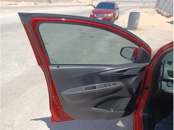 Car image 10