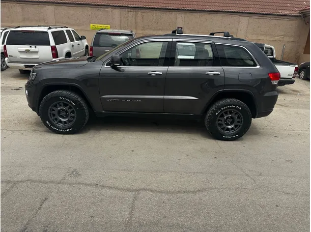 Car image 8