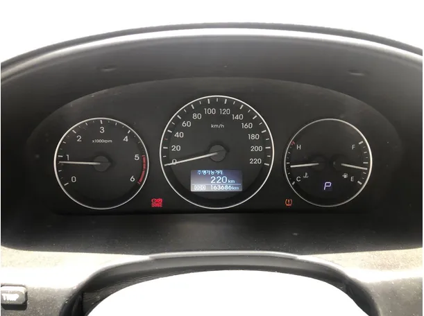 Car image 17