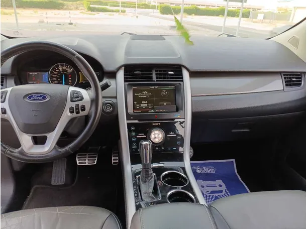 Car image 15