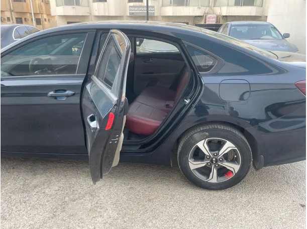 Car image 15