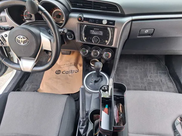 Car image 15