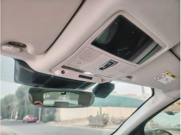 Car image 29
