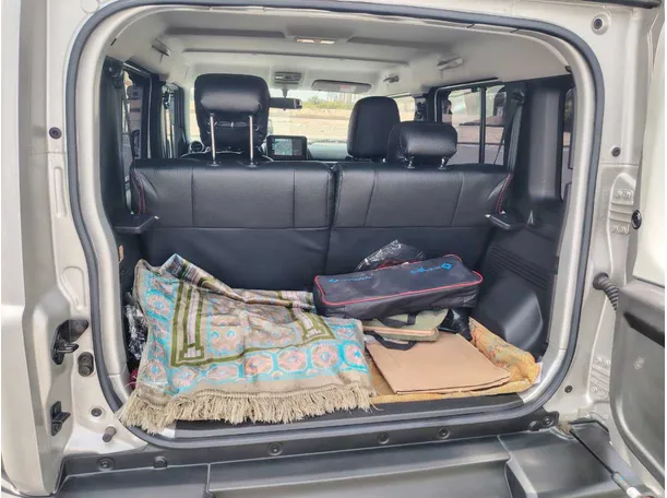 Car image 25