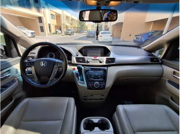 Car image 15