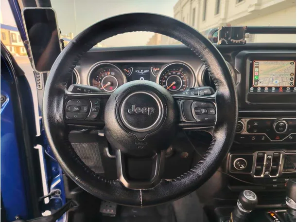 Car image 27