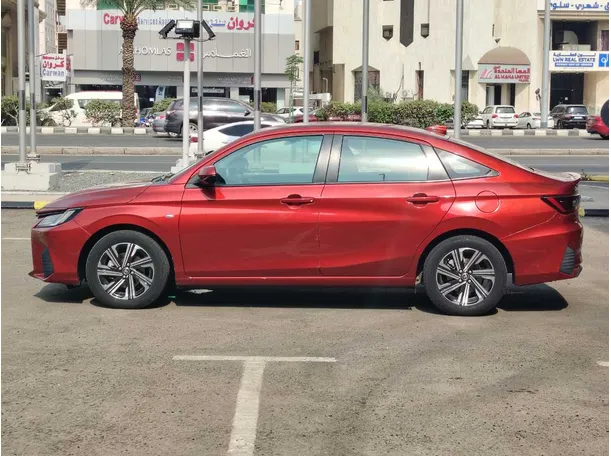 Car image 8