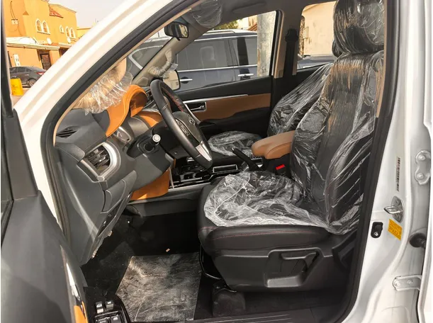 Car image 10
