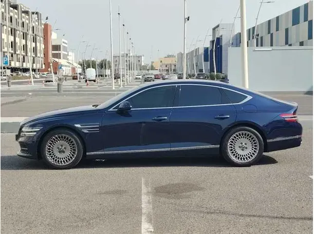 Car image 8