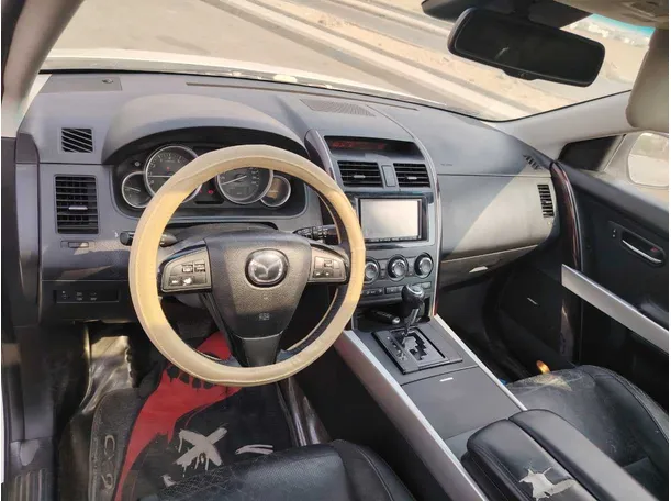 Car image 11