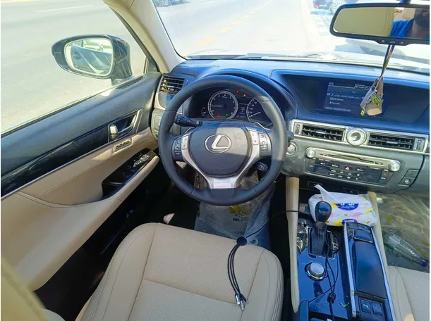 Car image 22