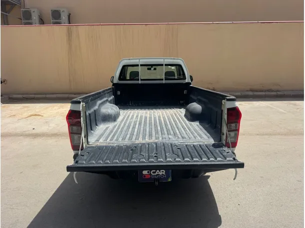 Car image 17