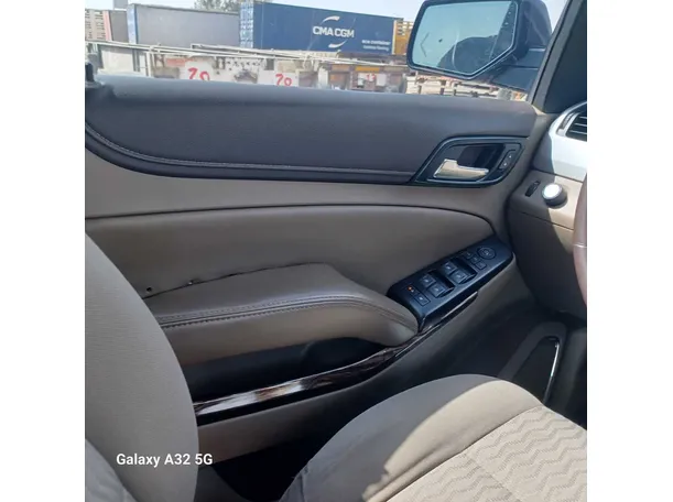 Car image 28