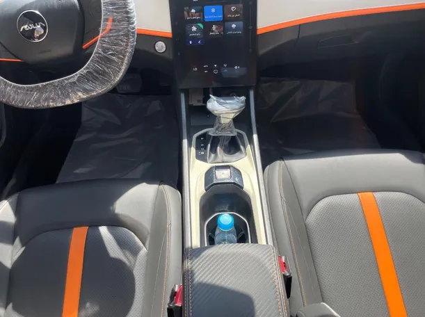 Car image 19