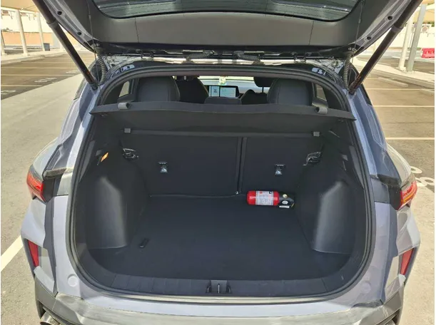 Car image 19