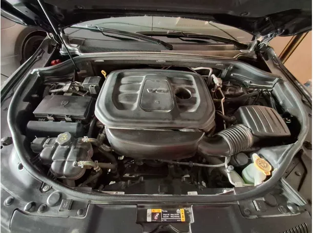 Car image 17