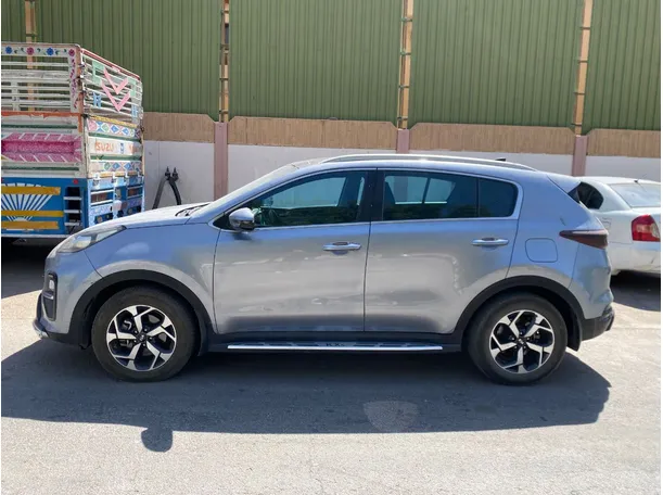 Car image 8
