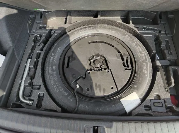 Car image 42