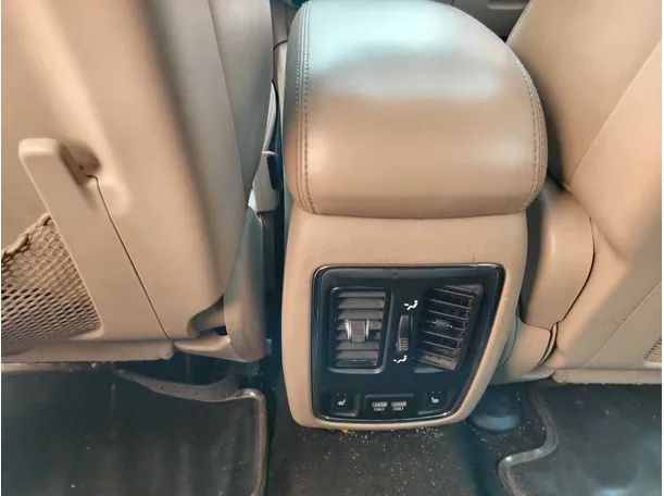 Car image 35
