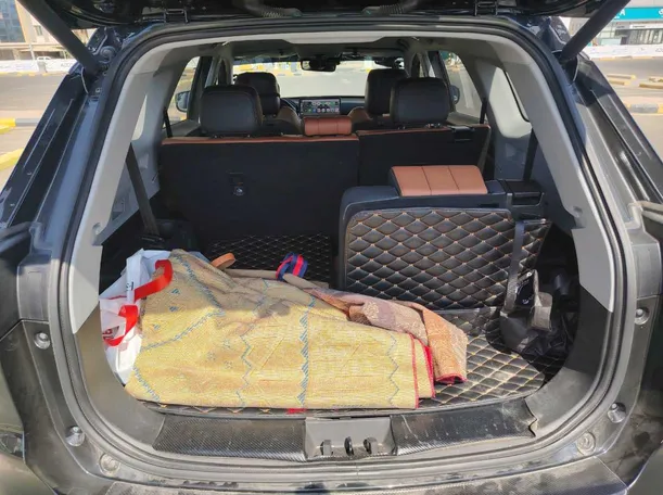 Car image 25