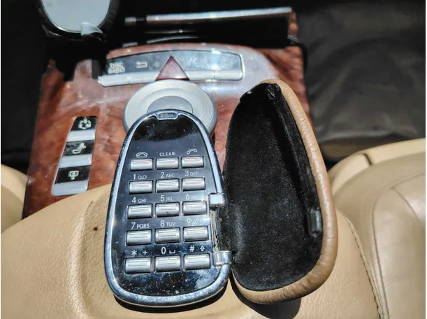 Car image 20