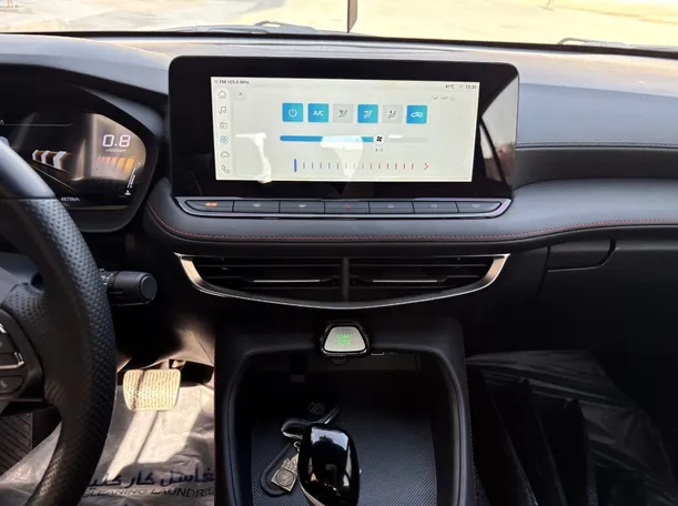 Car image 19