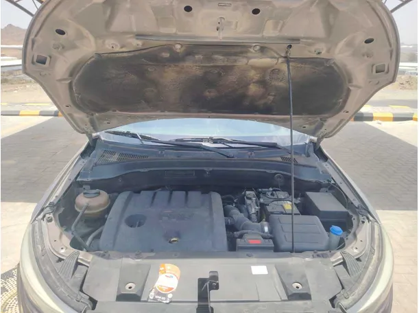 Car image 30
