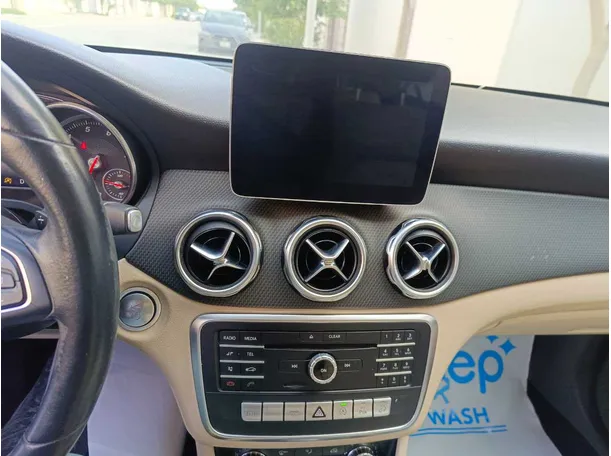 Car image 26