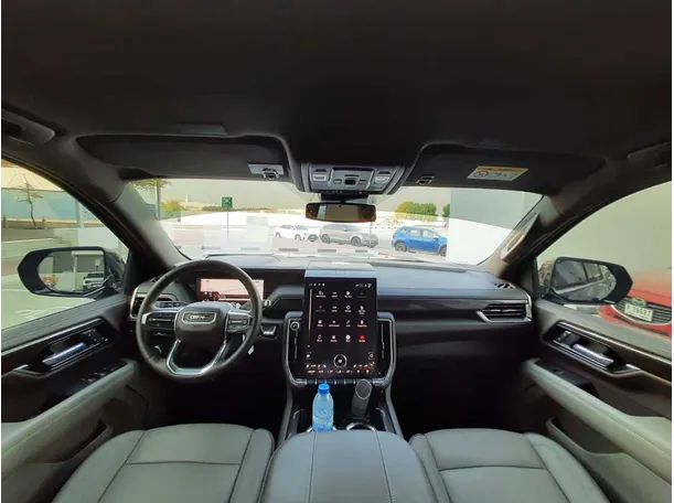 Car image 17